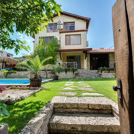 فيلة Komitata-pool And Jacuzzi *