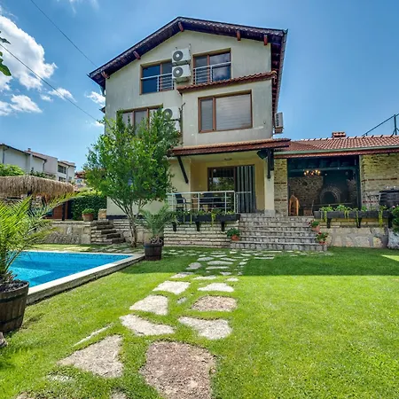 Komitata-pool And Jacuzzi Βίλα *
