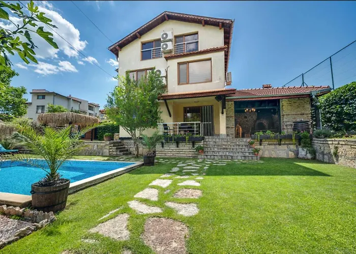 Komitata-pool And Jacuzzi فيلة