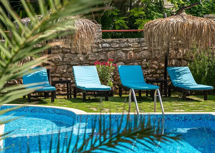 فيلة Komitata-pool And Jacuzzi *