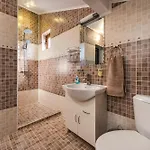 Komitata-pool And Jacuzzi Balchik