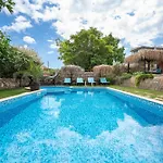 Villa Komitata-pool And Jacuzzi Balchik