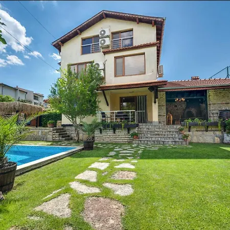 Komitata-pool And Jacuzzi Villa