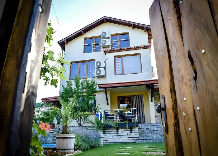 Villa Komitata-pool And Jacuzzi