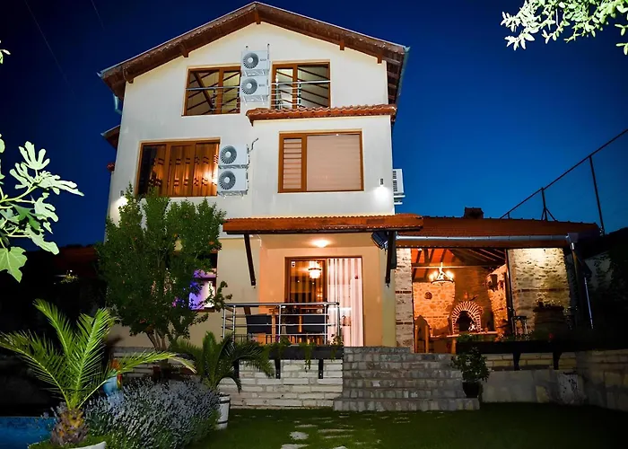 Villa Komitata-pool And Jacuzzi Balchik