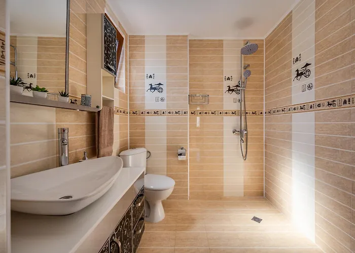 Komitata-pool And Jacuzzi Balchik